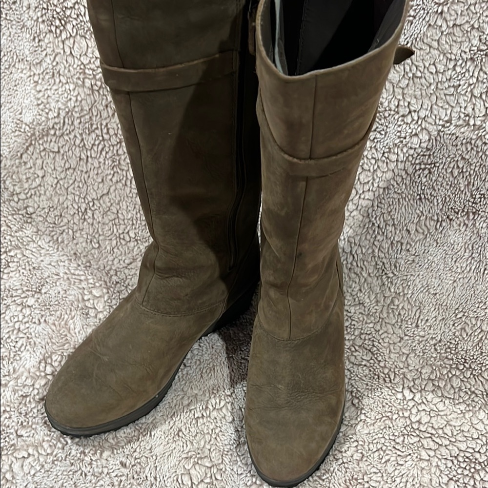 Brown Eddie Bauer Knee High Boots for Women Size 8.5
